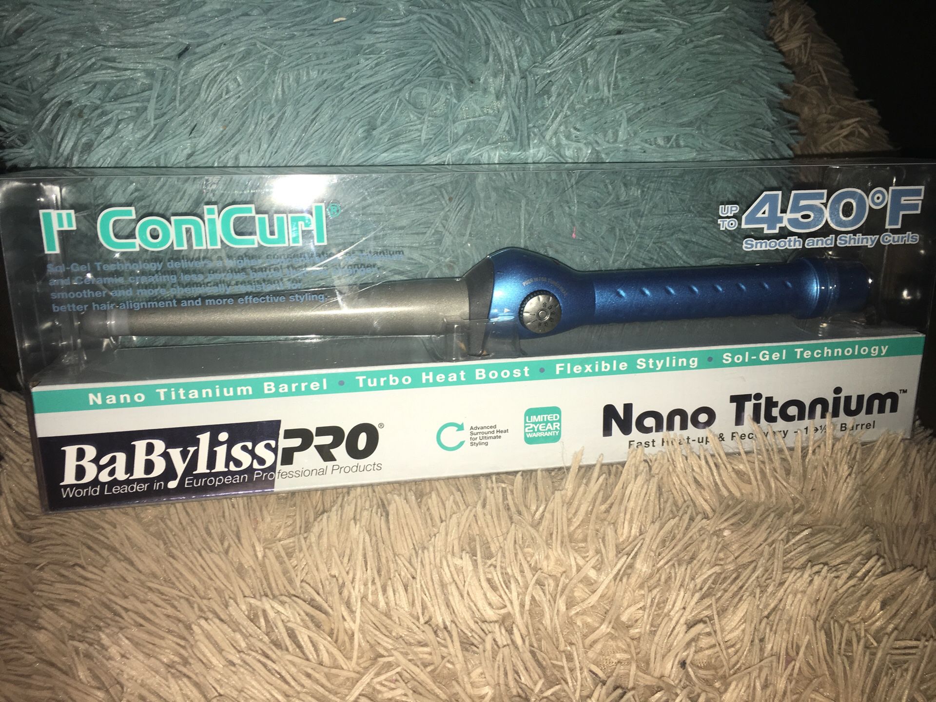 BaByliss curly iron brand new !!