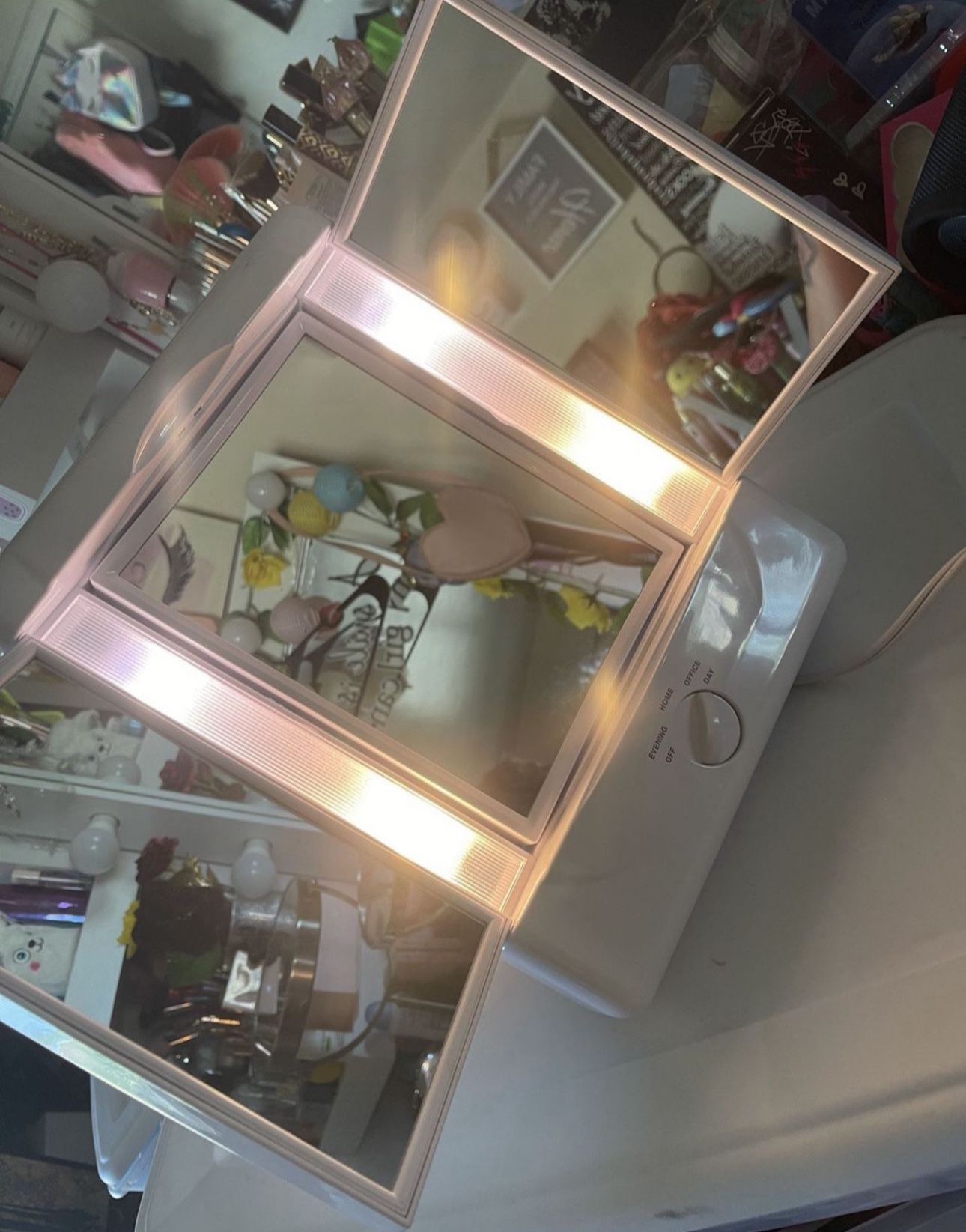 Conair Reflection Home Vanity Collection Mirror 4 Light Settings To Simulate Evening \ Home/ Office/ And Day / 3 Panels For Custom Viewing 💕