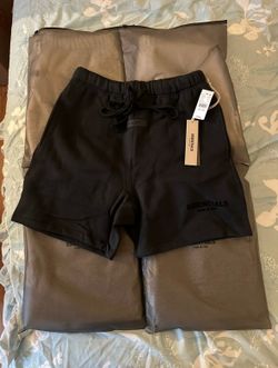 BLACK ESSENTIALS SHORTS