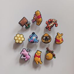 WINNIE THE POOH CHARMS 