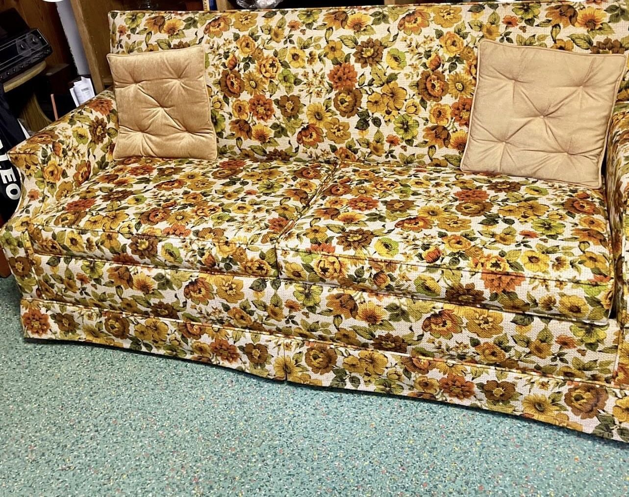 Vintage Floral couch