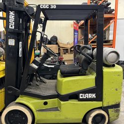 CLARK CGC30 Forklift