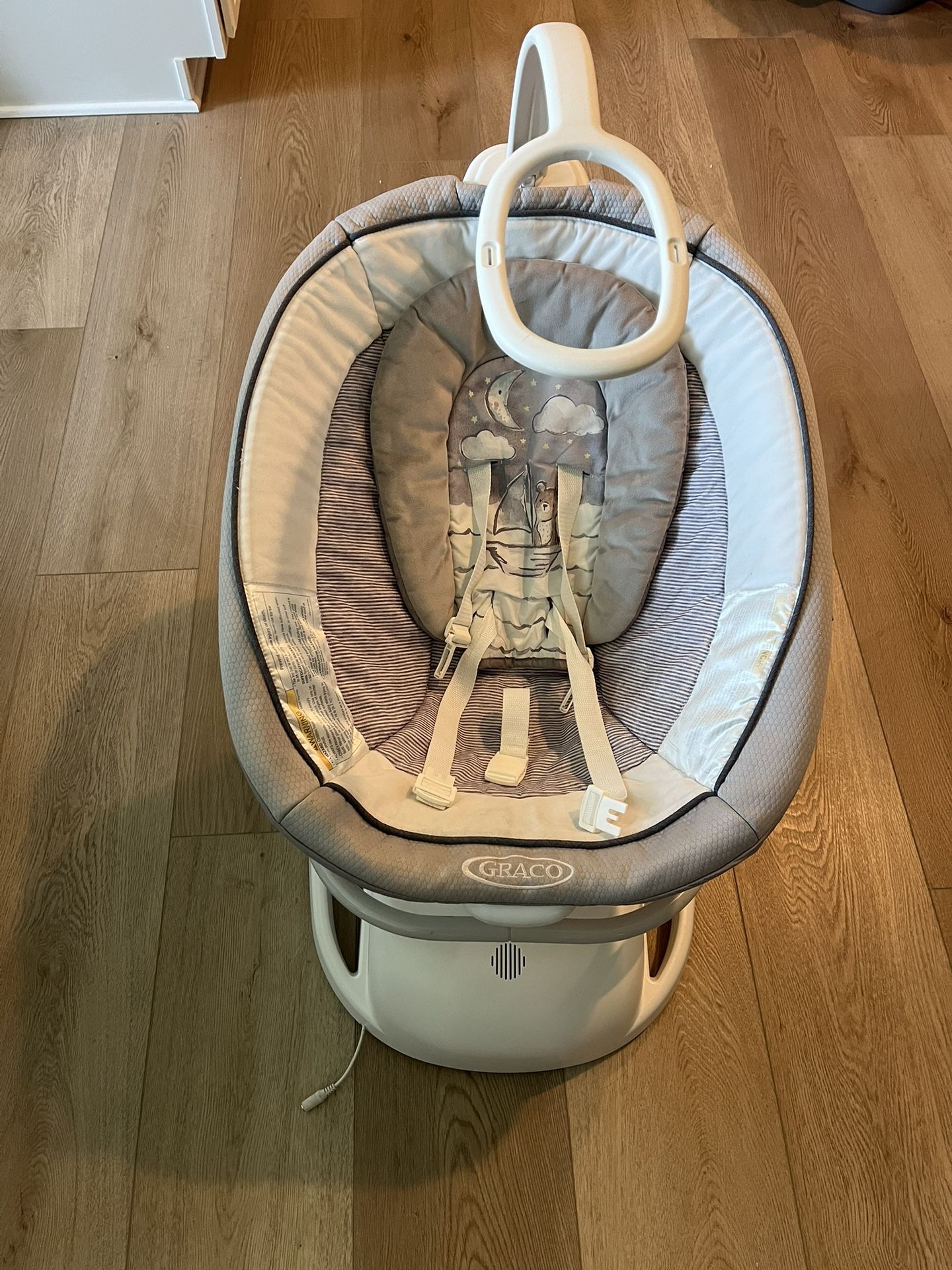 Graco  - Sense2Soothe Swing with Cry Detection Technology