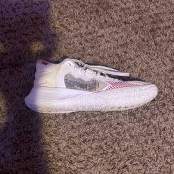 Kyries Basketball Indoor Shoes 