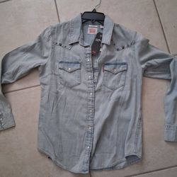 Ladies Levi's Western Shirt. Studded. Sz M
