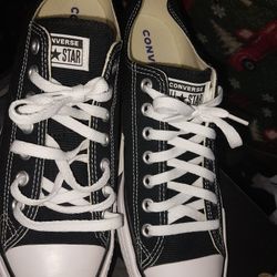 New In Box Lowtop Converse Mens Size 10 Womens Size 12