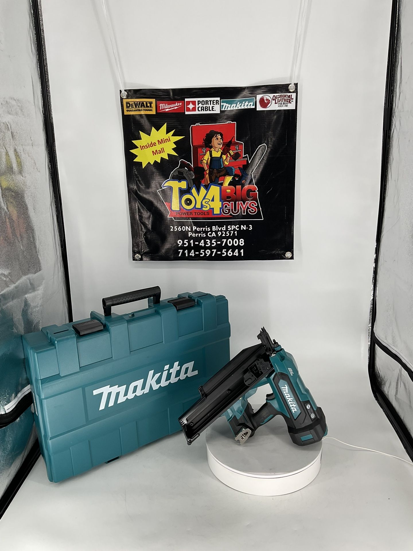 Makita 18V LXT® Lithium‑Ion Cordless 21º Full Round Head 3‑1/2" Framing Nailer, Tool Only