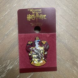 Harry Potter Gryffindor Crest Pin