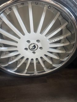 Forgiato Multi-Spoke Wheel White Chrome Lip