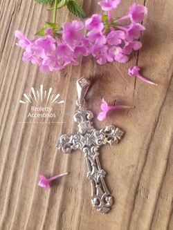 Sterling Silver Cross Pendant Pendant.