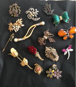 Vintage brooches collection. 15 total pieces. REDUCED All for $ 50 or  $5 each. $5 to $ 50