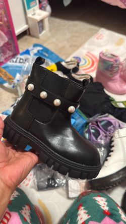 Size 10 New New 🆕 Price Firme $15 Each 