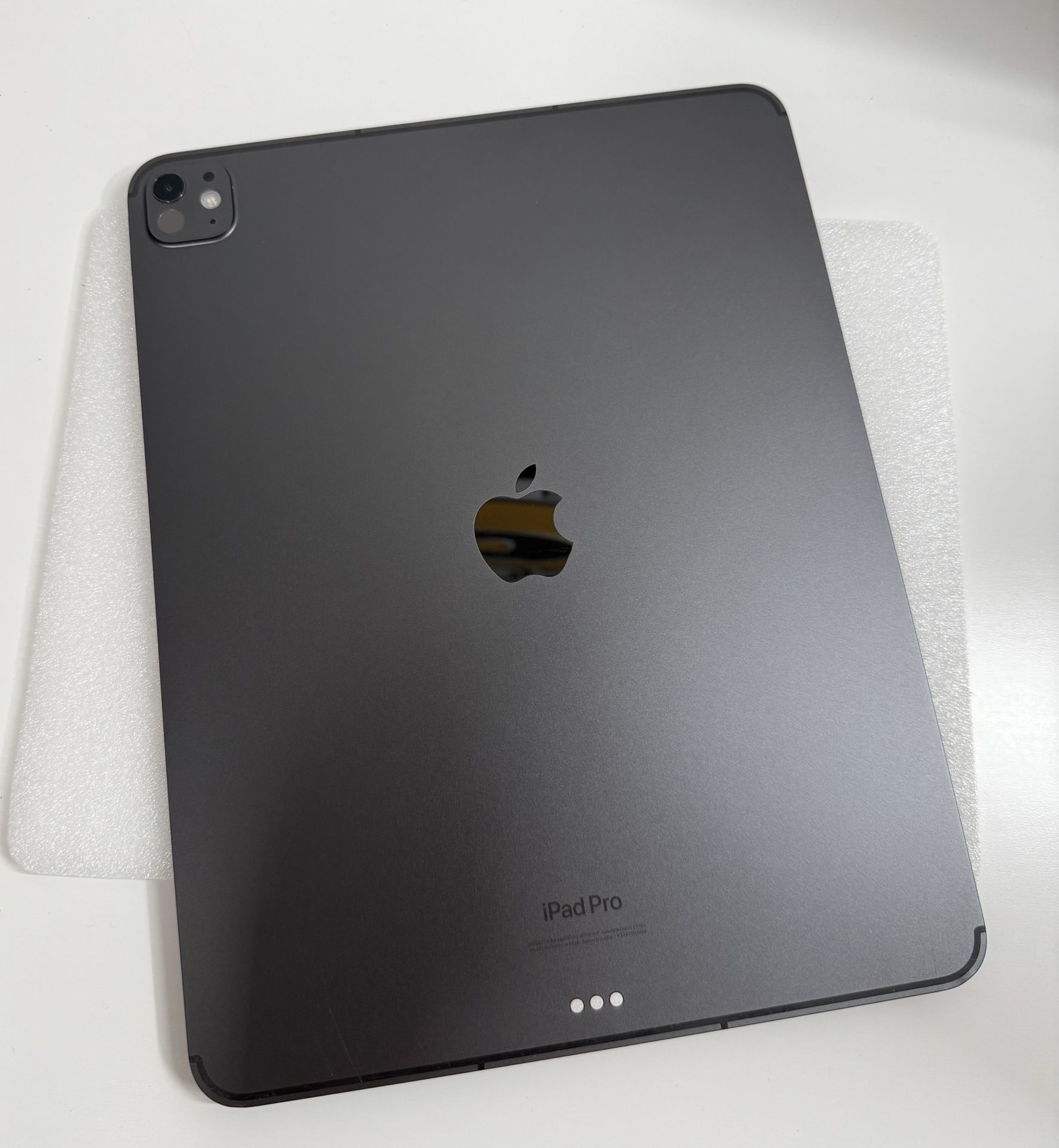 Apple iPad Pro 13 256Gb Cell Batt 100 Cycles 25