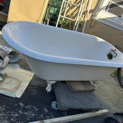 5 Foot Cast-Iron Claw Foot Tub