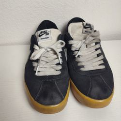 Size 8.5- Nike Bruin React SB Black Gum