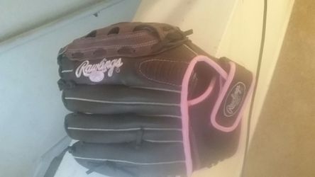 Rawlings left hand baseball glove
