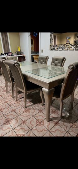 Diner table with chairs