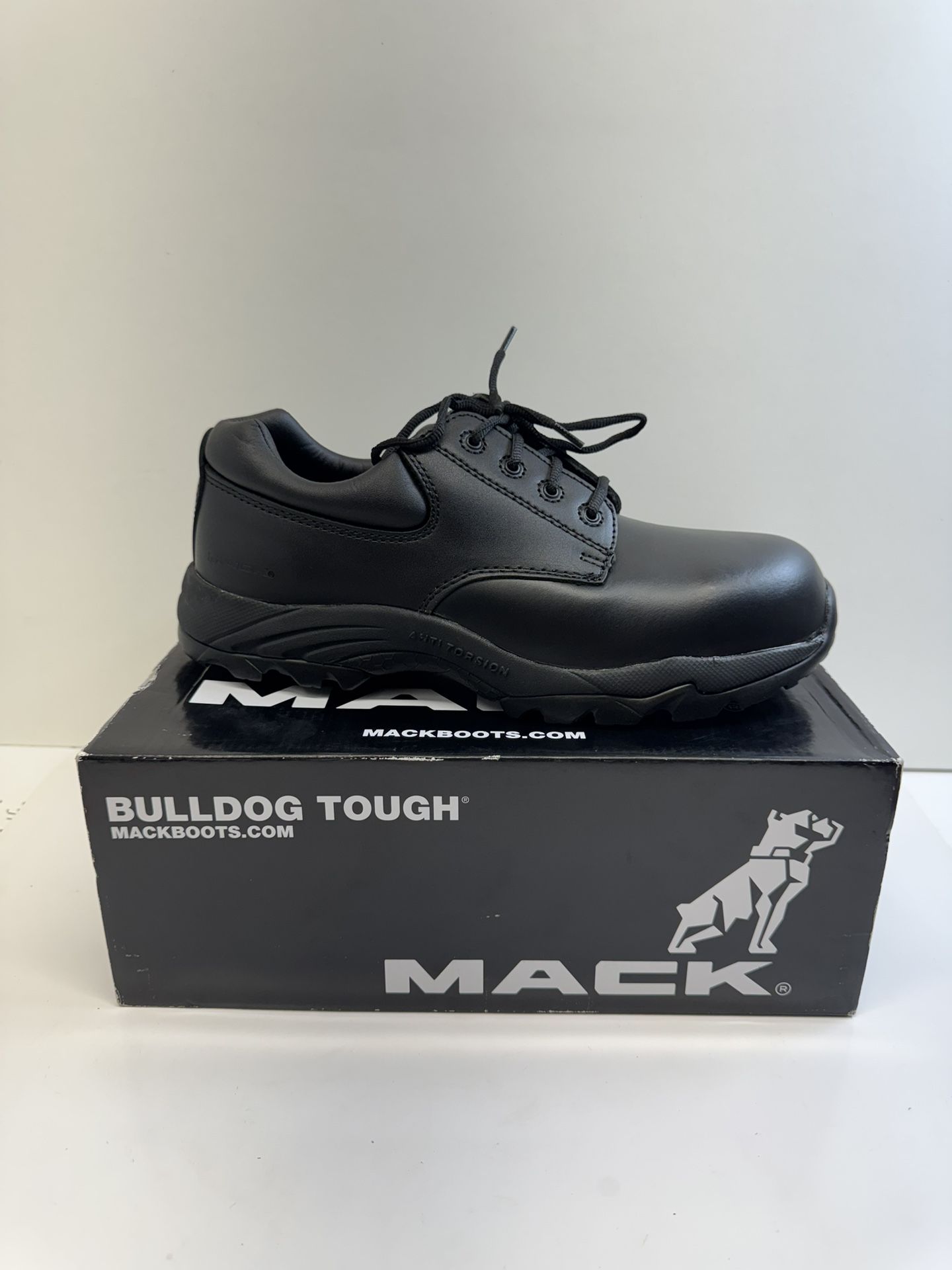 New!! MACK BOOTS MACK BOSS LACE-UP SAFETY (STEEL TOE) SHOES Size 10 And 10.5