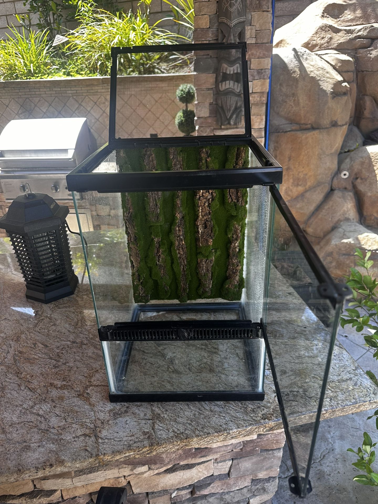 Zilla 12 X 12 X 18 Front & Top Opening Reptile Tank / Terrarium