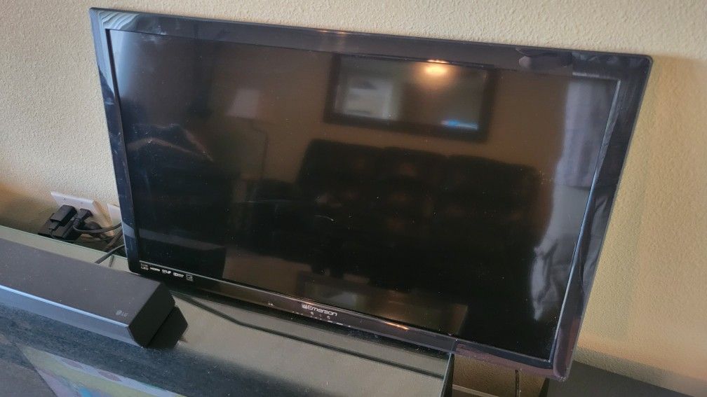 Free 29" HD TV with Wall Mount