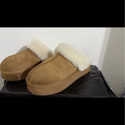Platform Faux Fur Slippers – Size 7 – UGG Style Cozy