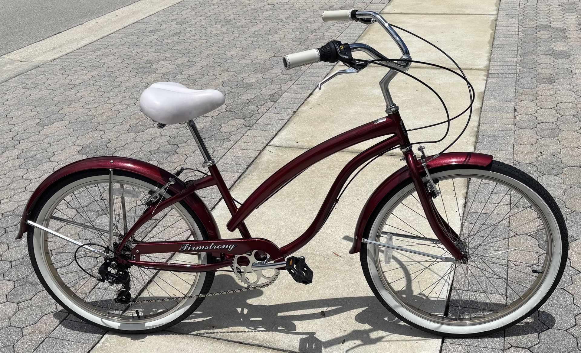 Firmstrong Bella Fashionista Shimano Tourney 7 Speed - Women's 26"Tektro Kenda Beach Cruiser Bike.