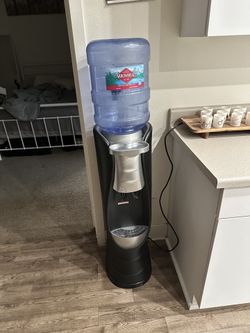 Nestle Water Fountain & BPA Free Bottle