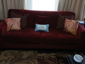 Beautiful Maroon Sofa/Love seat set (rug $60 extra)