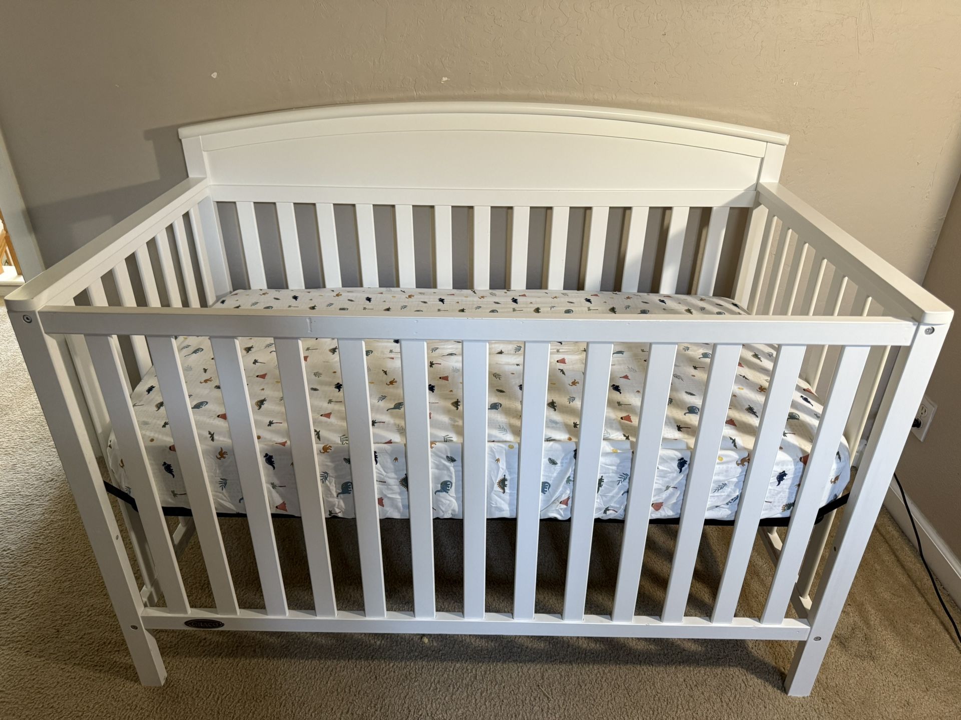 Graco Crib with Serta Mattress