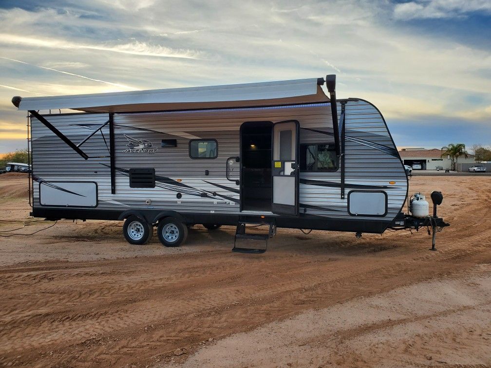 2020 Jayco 28 Foot Bunkhouse Sleeps 10 Lightweight Rocky Mountain
