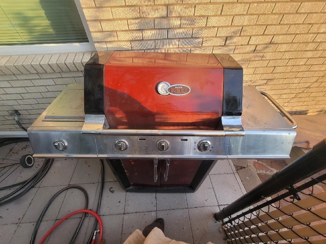 Charbroil 4 burner bbq grill, side burner, stainless Red / infrared, works great, needs cleaning