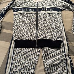 dior women outfit size small