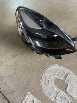 2017-23 Tesla Model Y Right Headlight
