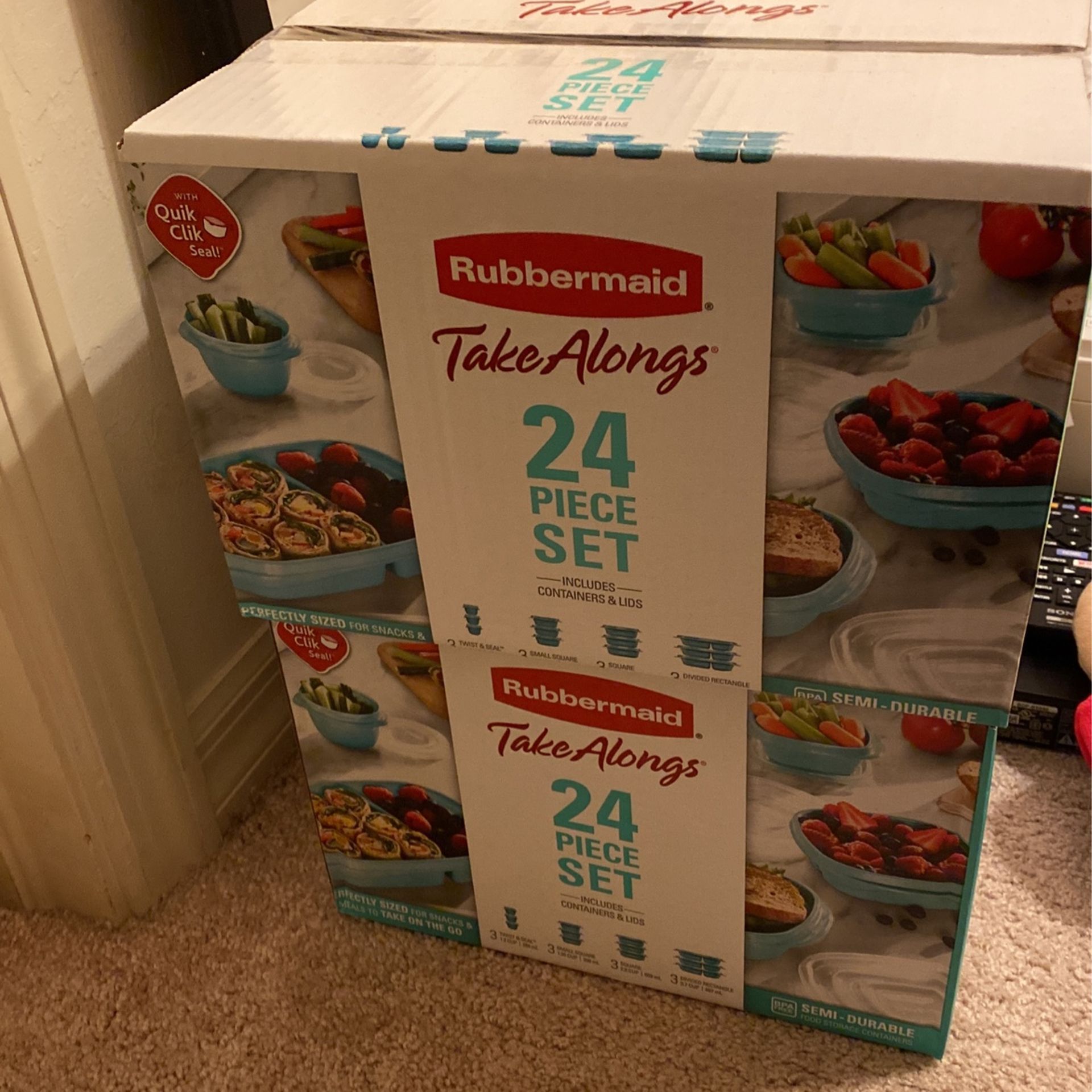 24 Piece Rubbermaid Set