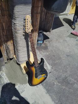 Squire Strat