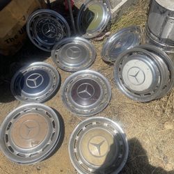 Mercedes W123 Hub Caps