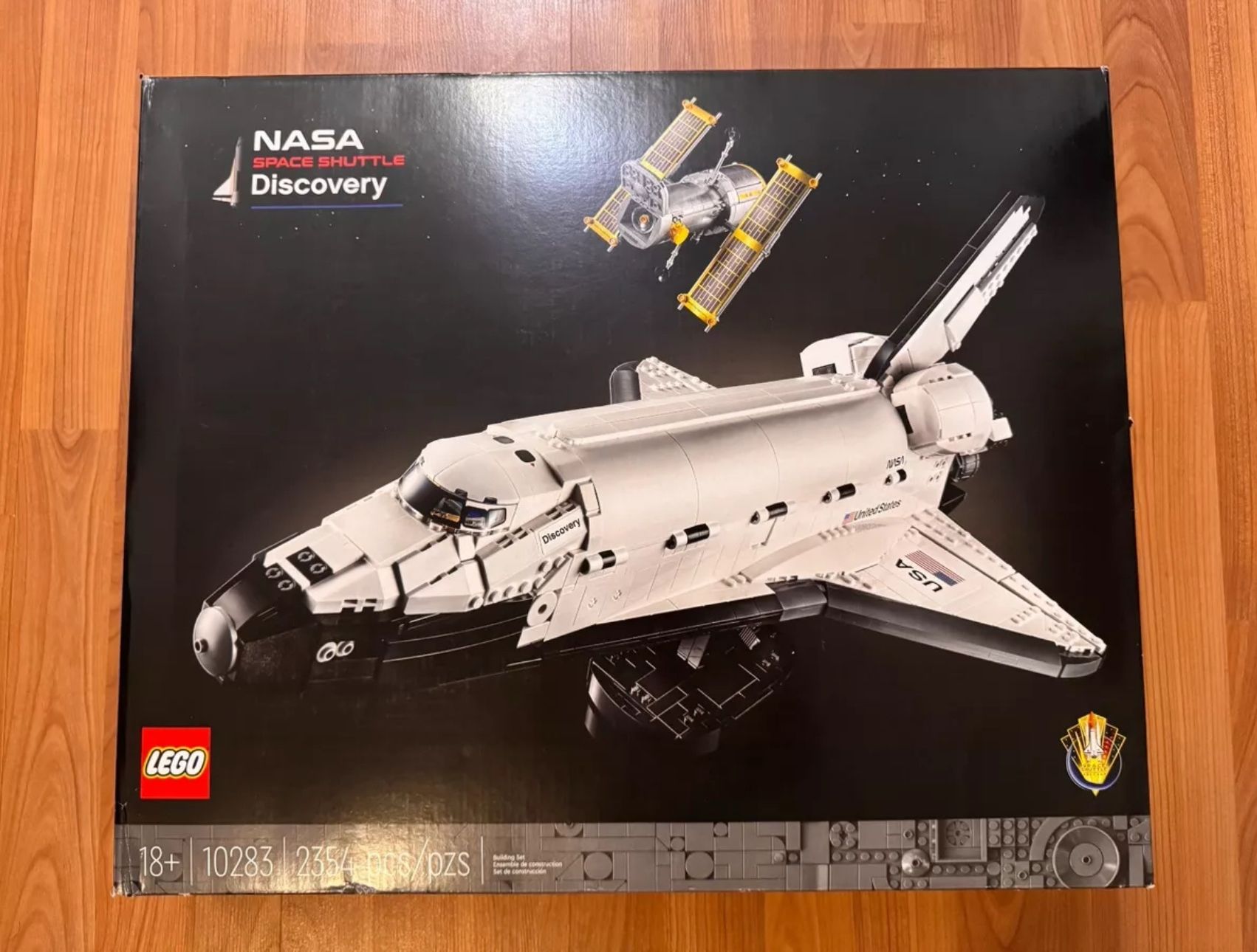 LEGO Icons NASA Space Shuttle Discovery (10283)
