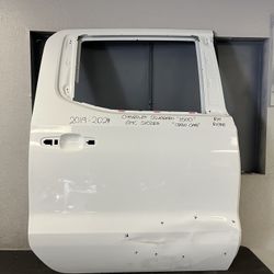 2019-2020-2021-2022-2023-2024 CHEVROLET SILVERADO / GMC SIERRA 1500 RIGHT REAR DOOR CREW CAB OEM USED