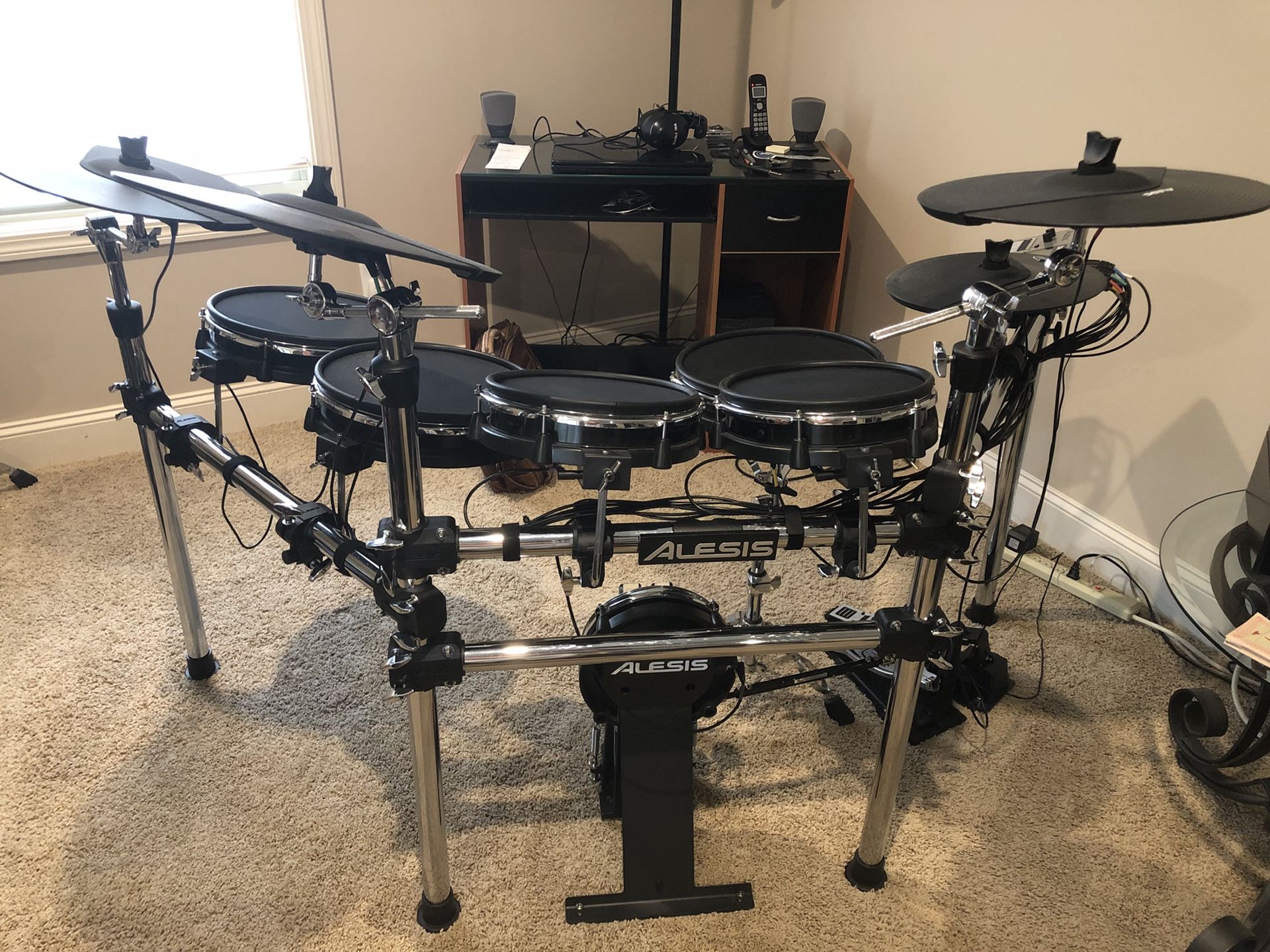 Alesis DM10X Mesh Electronic Drum set