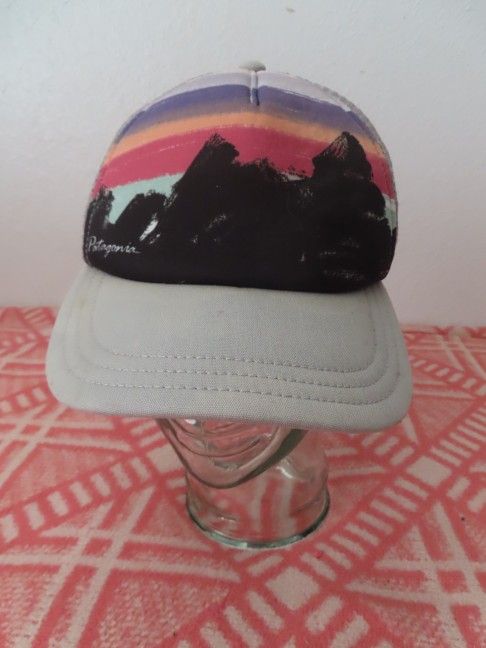 Patagonia Painted Fitz Roy Design Hat Cap Snapback Trucker Mesh Style