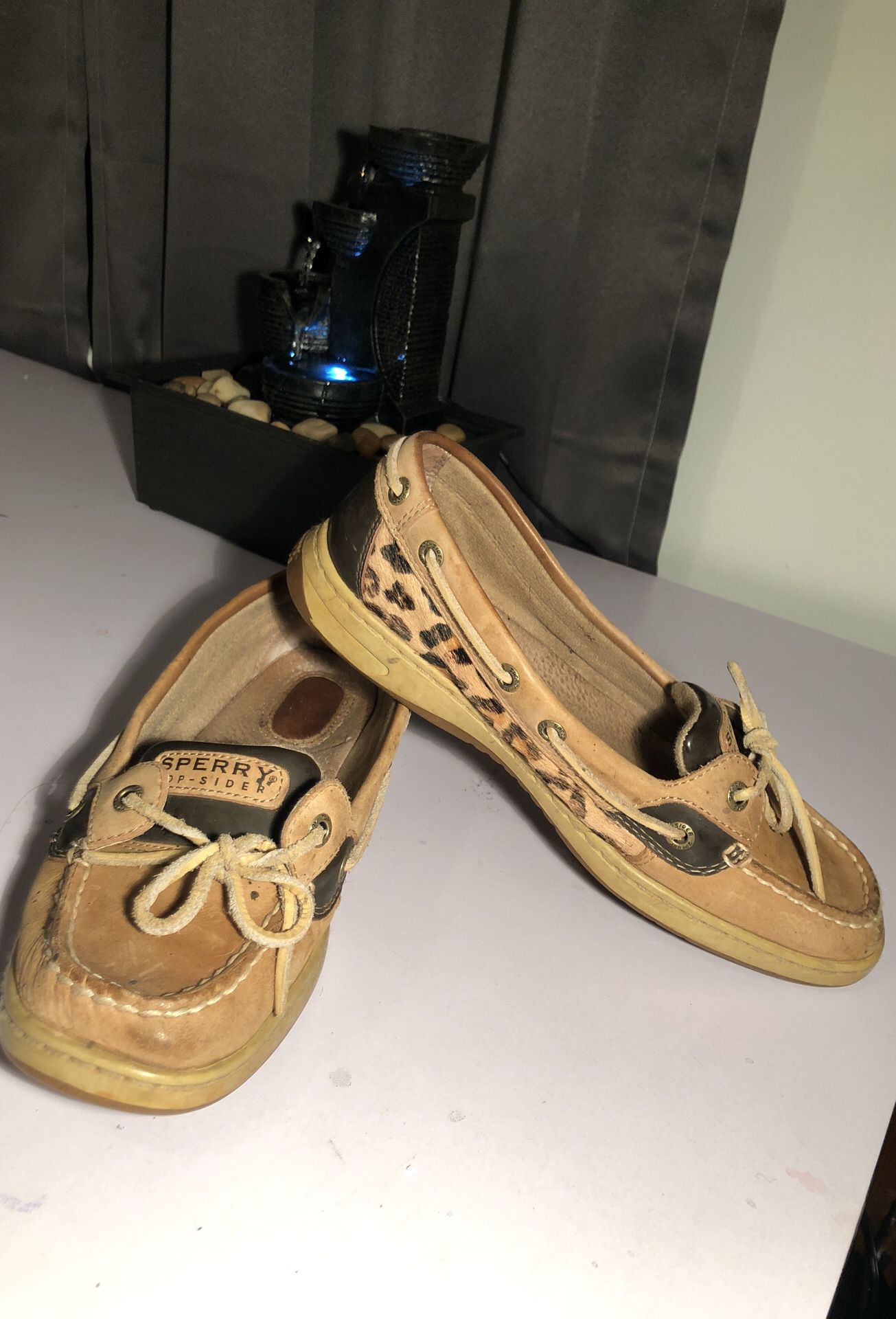 Size 8 Sperry shoes
