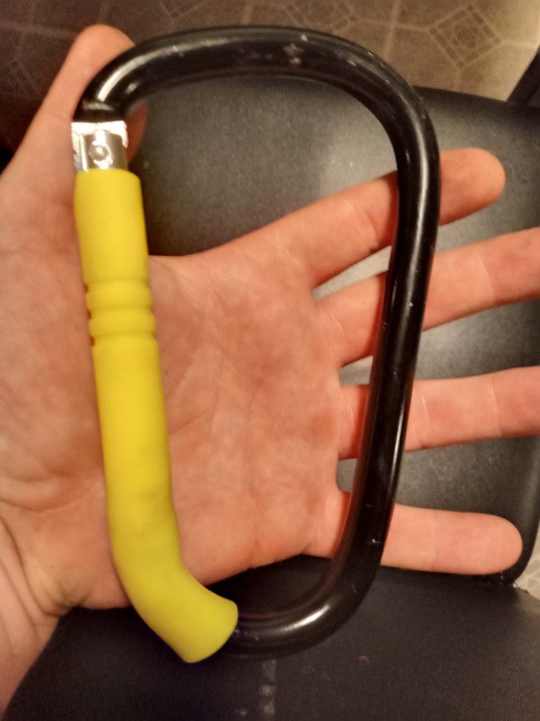 Muili use carabiner