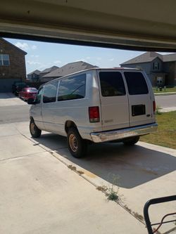 2005 Ford E-350