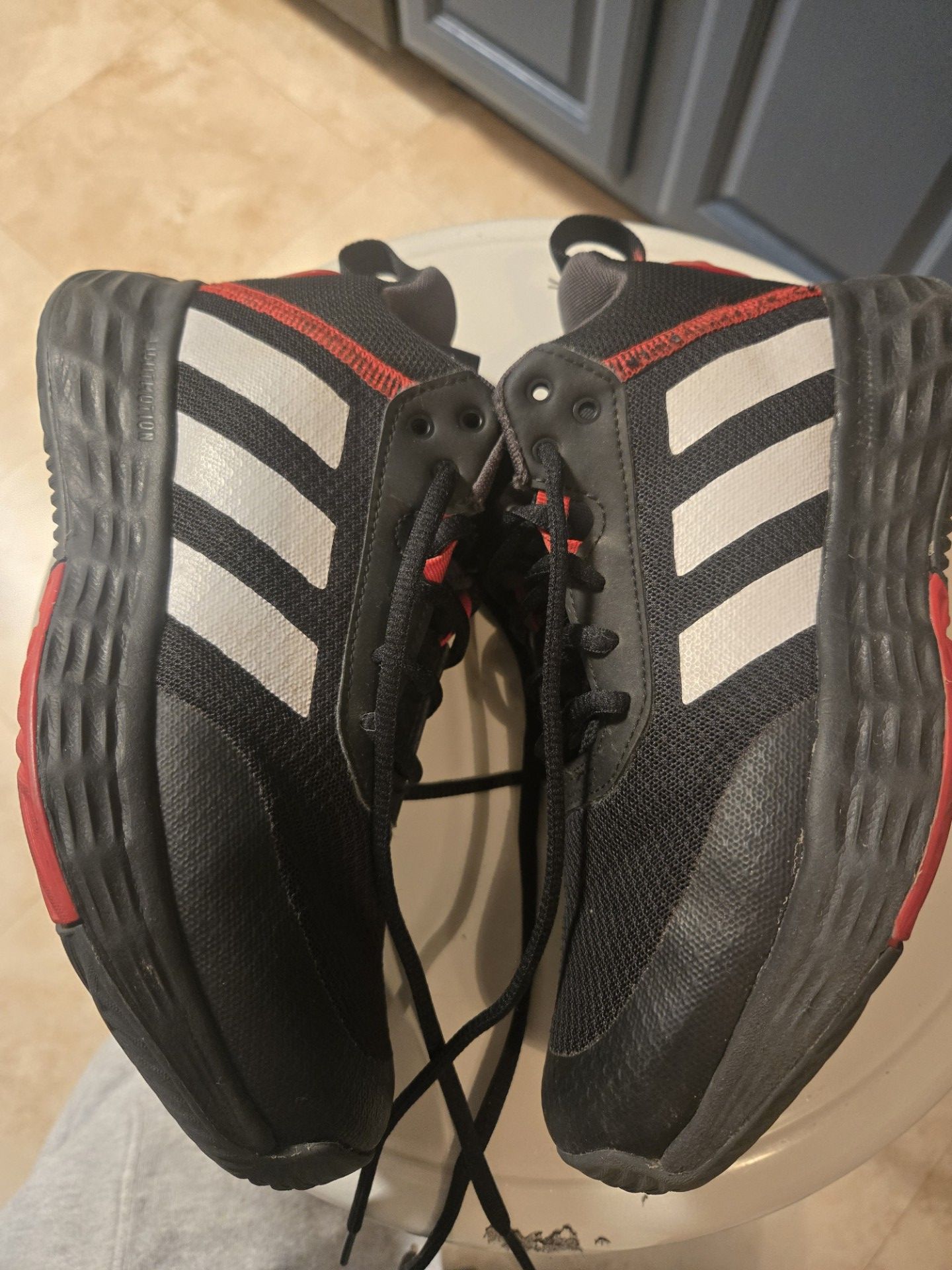 Adidas ownthegame shoes size 4