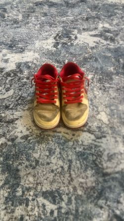 BEIGE AND RED BILL BOWERMAN NIKE LOW DUNKS