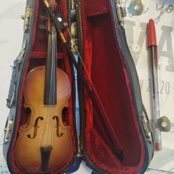Miniature Violin In Case-vintage Collectible