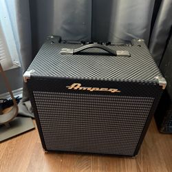 Ampeg Rocket Bass RB-108 1 x 8-inch 30-watt Bass Combo Amp