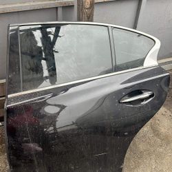 Q50 Door