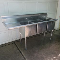 74" STAINLESS STEEL 3 COMPARTMENT SINK with LEFT DRAIN BOARD 
