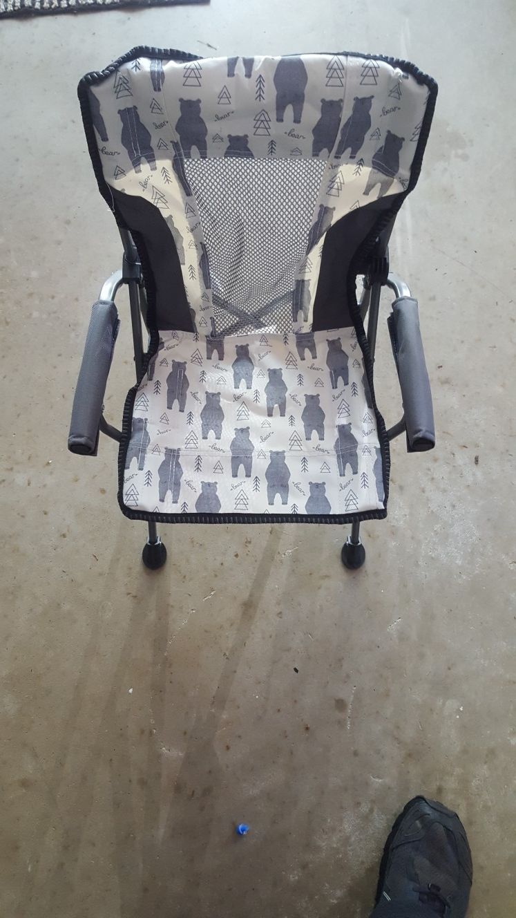 Brand new-Never used- Kids bear hard arm filding chair